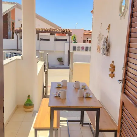 Casa Le Vele * La Caletta